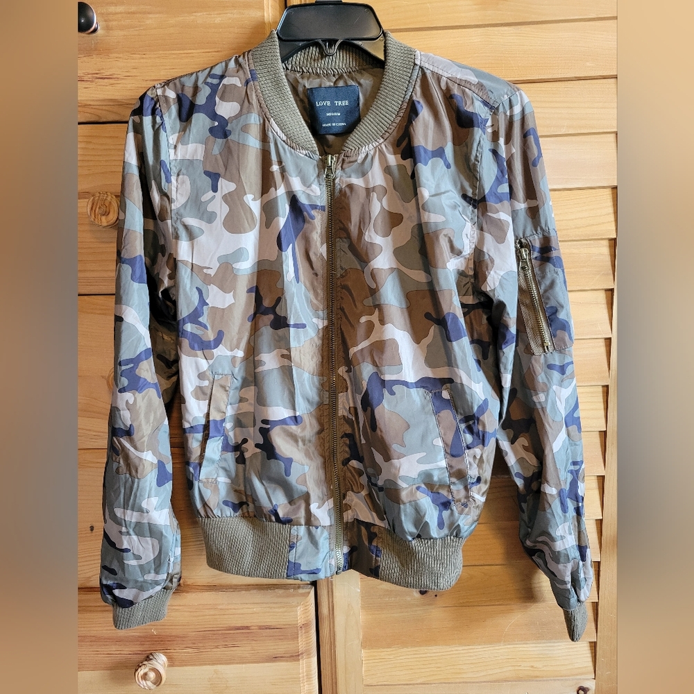 Womens Love Tree Camo Zip Up Bomber Jacket Size Medium